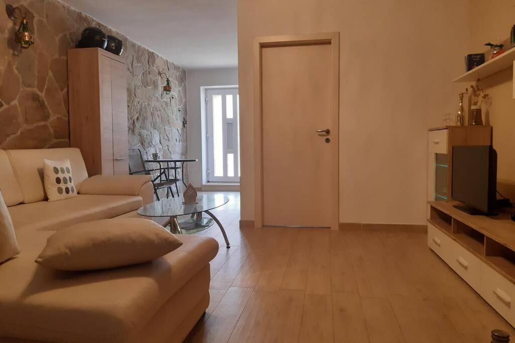 Apartmant Angel Wings Омиш Экстерьер фото